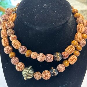 Elegant Beaded Necklace with Gold Accents